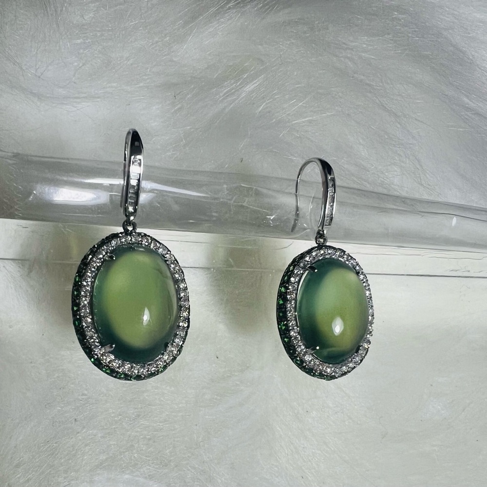 Vintage 18K white gold, Prehnite & Diamond.🤍💚 - Picture 4 of 16